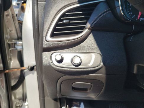 Used 2018 Chevrolet Trax LS FWD image 34