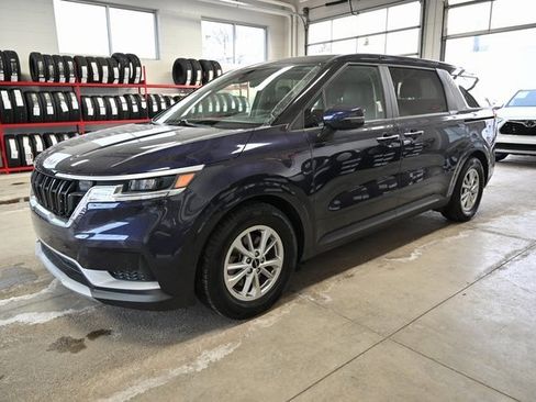 Used 2022 Kia Carnival LX image 8