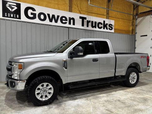 Used 2020 Ford F250 XLT w/ XLT Value Package AWD/4WD image 4