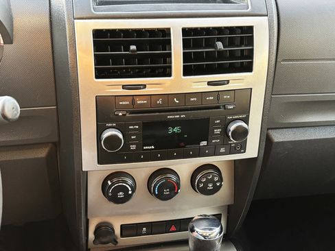 Used 2011 Dodge Nitro Heat w/ Popular Equipment Group image 17