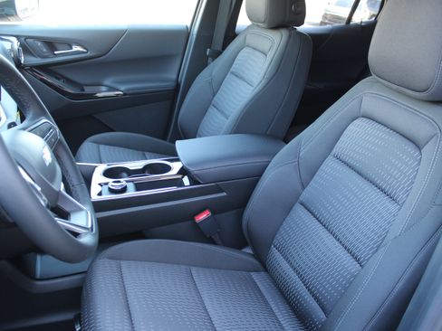 New 2026 Chevrolet Equinox LT w/ Safety and Technology Package FWD image 9