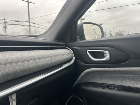 Used 2024 Jeep Compass Latitude w/ Sun and Sound Group image 25