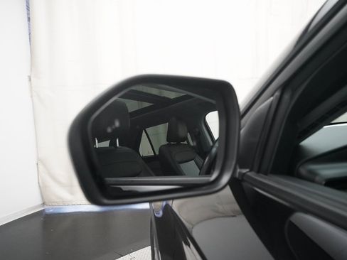 Used 2022 Ford Explorer XLT w/ Equipment Group 202A image 25