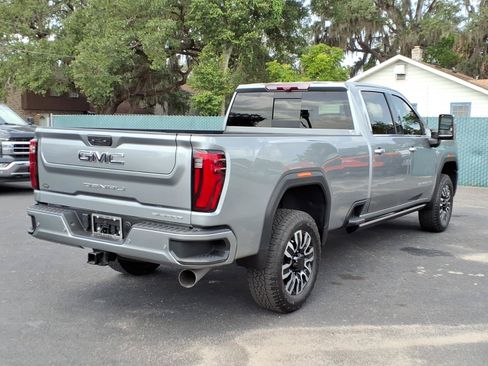 Used 2024 GMC Sierra 3500 Denali Ultimate AWD/4WD image 5