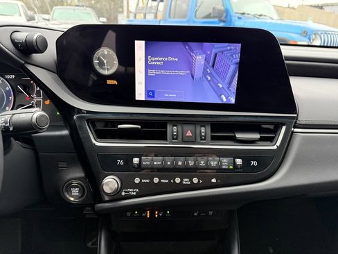 Used 2023 Lexus ES 250 w/ Premium Package image 21