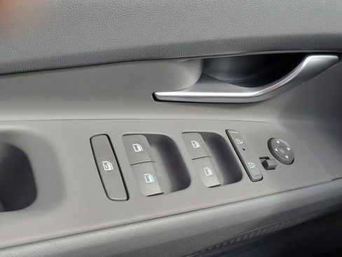 New 2026 Hyundai Elantra Sport FWD image 17