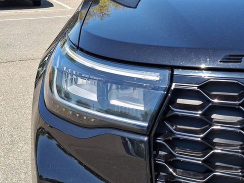 Certified 2025 Ford Explorer ST AWD/4WD image 12
