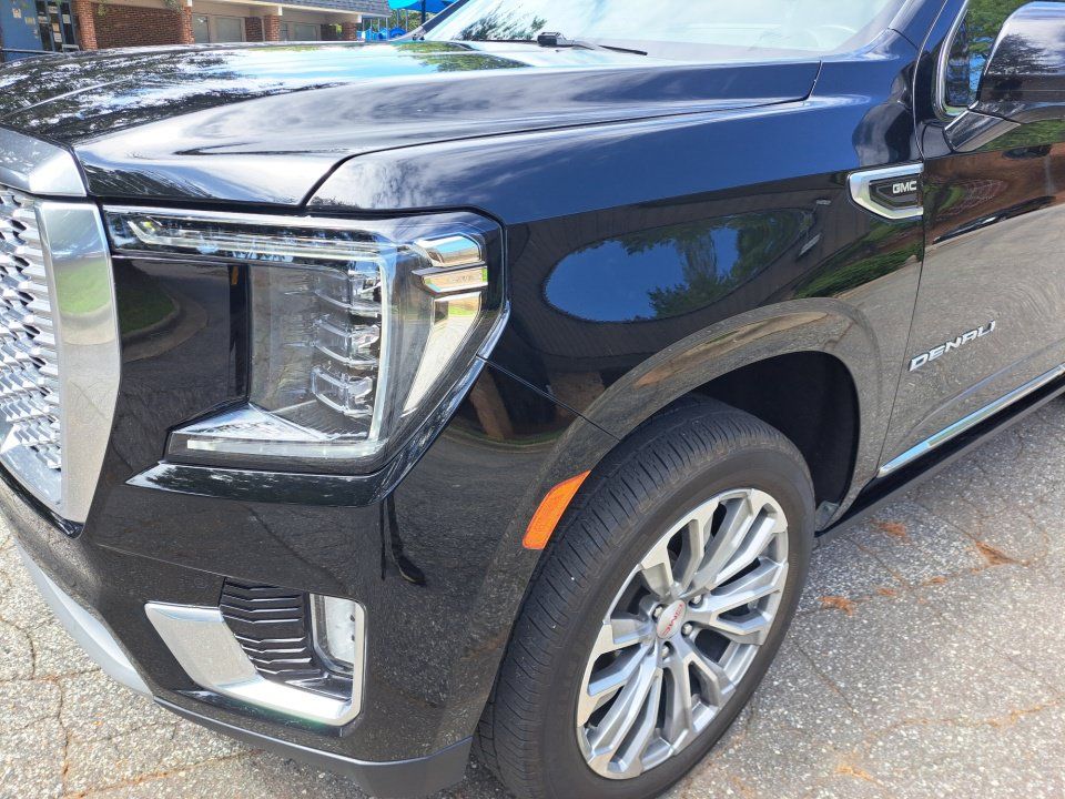 Used 2021 GMC Yukon XL Denali w/ Denali Premium Package AWD/4WD image 22
