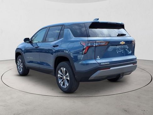 New 2026 Chevrolet Equinox LT w/ Convenience Package II FWD image 7