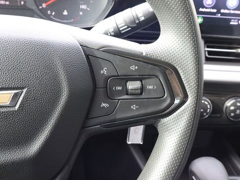 Used 2024 Chevrolet Trax LS image 25