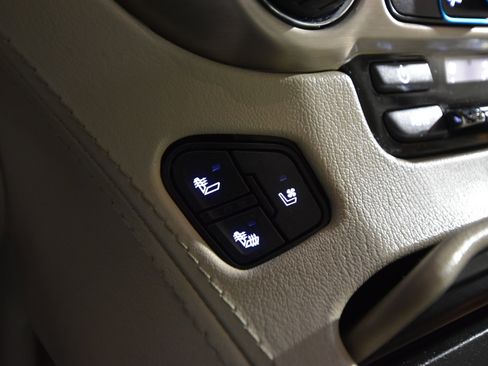 Used 2017 GMC Yukon Denali w/ Open Road Package image 37