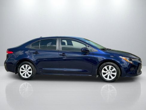 Used 2025 Toyota Corolla LE image 4