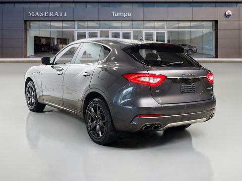 Used 2018 Maserati Levante GranLusso AWD/4WD image 5