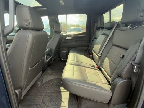 Used 2022 Chevrolet Silverado 1500 High Country w/ Technology Package AWD/4WD image 10