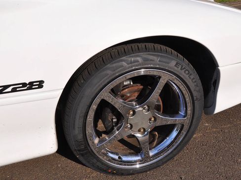 Used 1997 Chevrolet Camaro Z28 w/ Preferred Equipment Group 2 RWD image 26