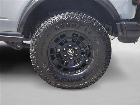 New 2026 Ford Bronco Badlands image 9