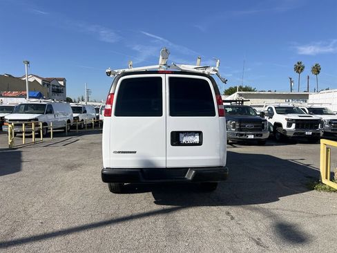Used 2018 Chevrolet Express 2500 w/ Driver Convenience Package image 3