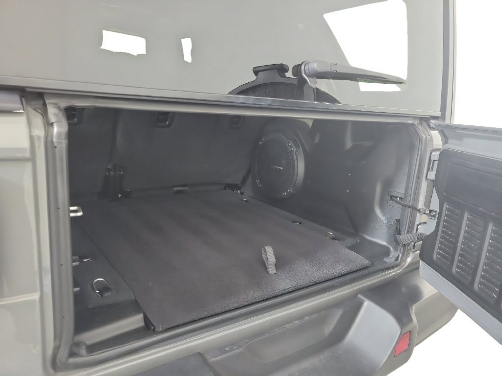 Used 2023 Jeep Wrangler Unlimited Rubicon AWD/4WD image 26