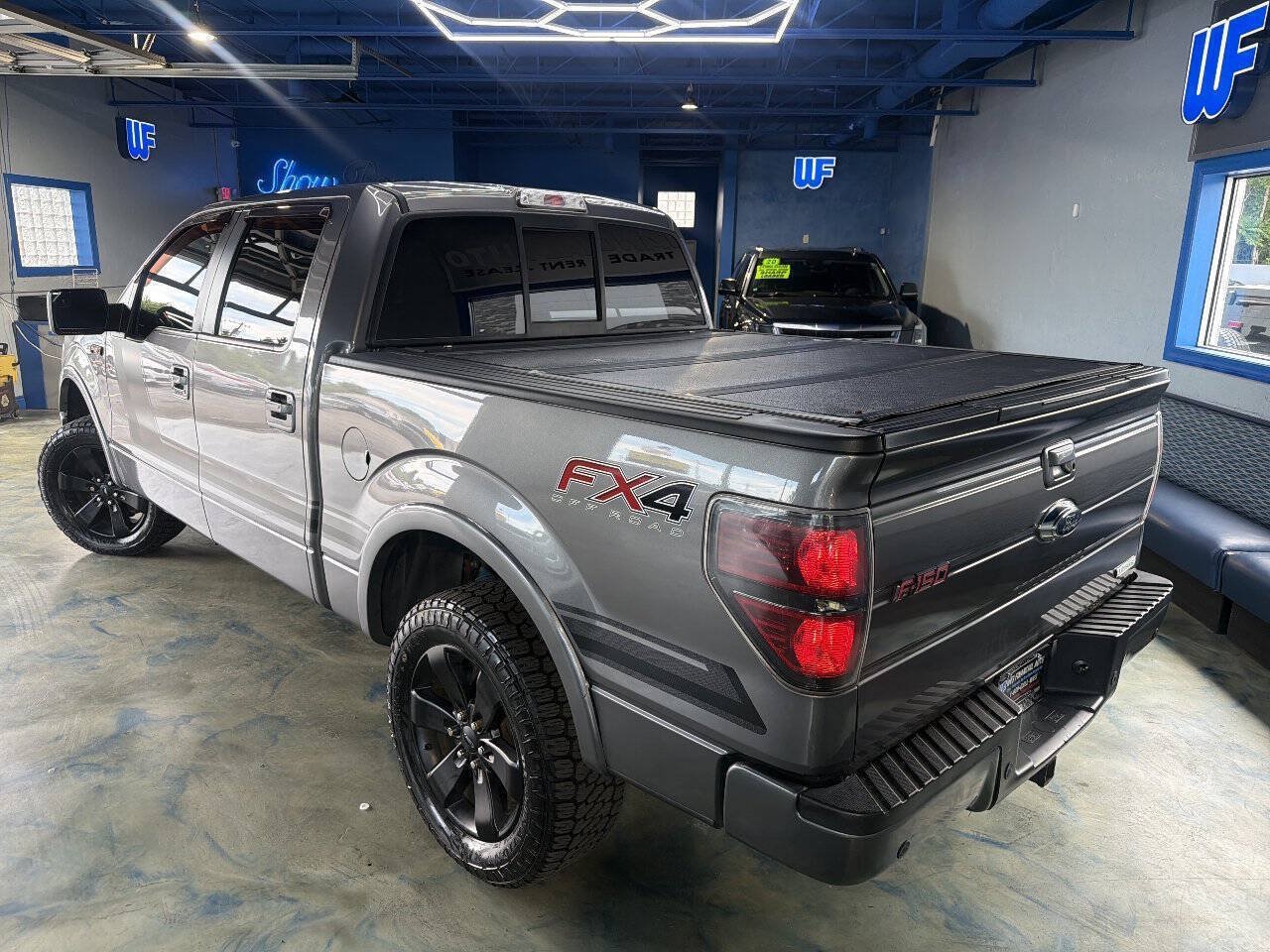 Used 2014 Ford F150 FX4 w/ Equipment Group 402A Luxury AWD/4WD image 3