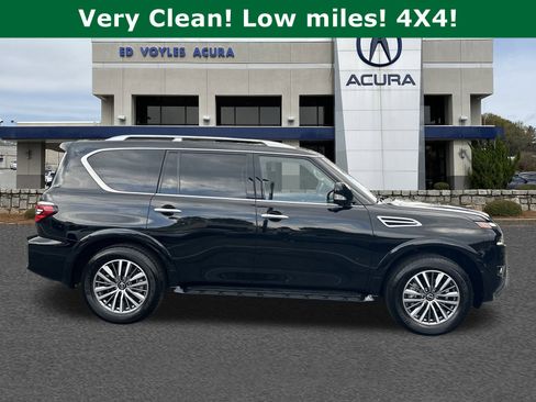 Used 2024 Nissan Armada SL w/ Captain's Chairs Package image 4