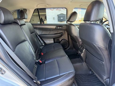 Used 2018 Subaru Outback 2.5i Limited AWD/4WD image 12