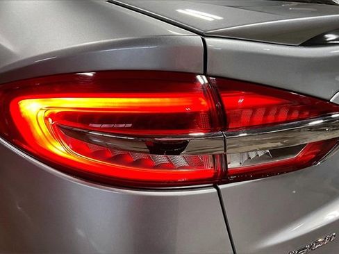 Used 2020 Ford Fusion SE w/ Equipment Group 151A image 21