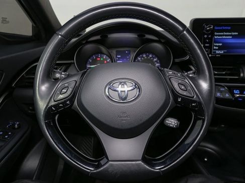 Used 2018 Toyota C-HR XLE image 25