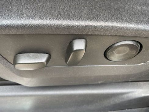 Used 2024 GMC Sierra 1500 SLE image 9