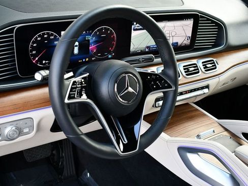 Used 2024 Mercedes-Benz GLE 450 4MATIC image 13