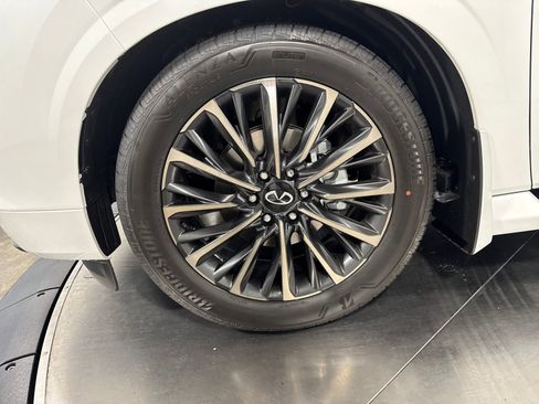 New 2026 INFINITI QX80 Autograph image 2