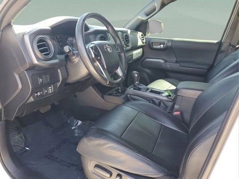 Used 2023 Toyota Tacoma TRD Sport w/ Technology Package image 14