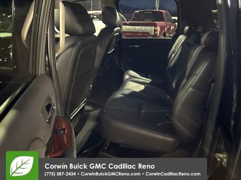 Used 2011 Chevrolet Avalanche LTZ image 26