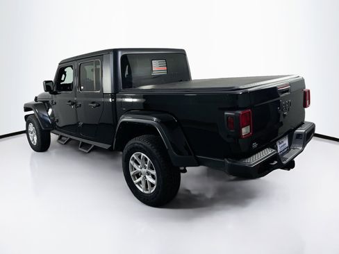 Used 2023 Jeep Gladiator Sport image 7