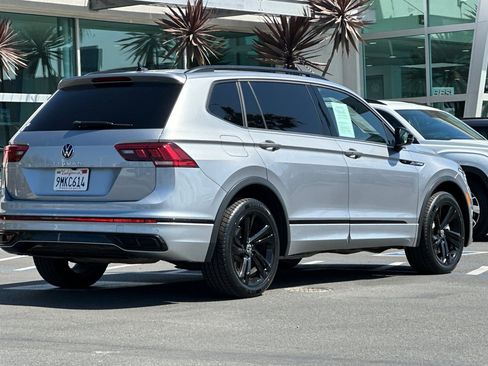 Certified 2024 Volkswagen Tiguan SE R-Line FWD image 4
