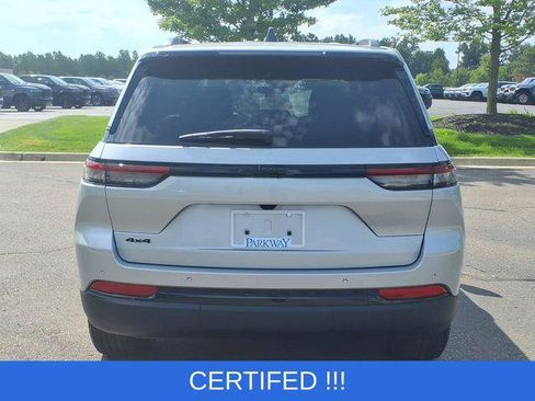 Certified 2025 Jeep Grand Cherokee Altitude AWD/4WD image 5