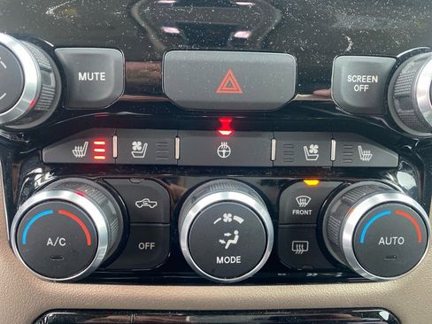 Used 2020 RAM 1500 Laramie image 15