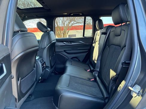 New 2025 Jeep Grand Cherokee Altitude image 25