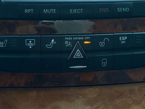 Used 2005 Mercedes-Benz E 500 4MATIC Sedan image 26