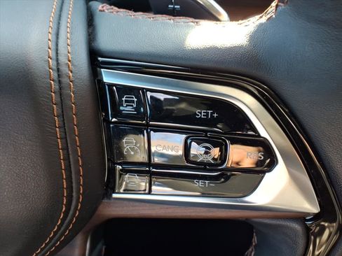 Used 2022 Jeep Grand Cherokee Summit w/ Advanced Protech Group IV image 20