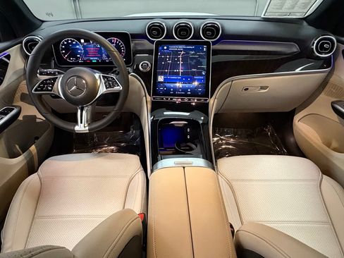 Certified 2025 Mercedes-Benz GLC 350e 4MATIC image 36