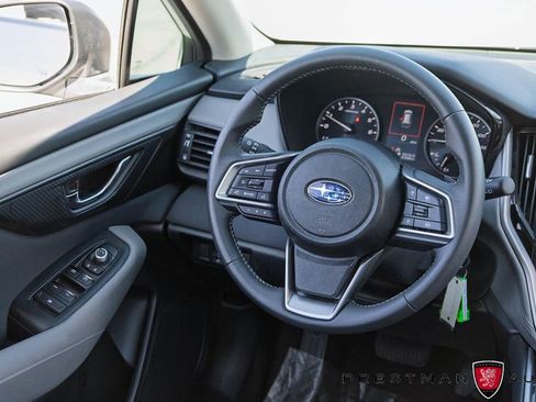 Used 2025 Subaru Outback Premium AWD/4WD image 31