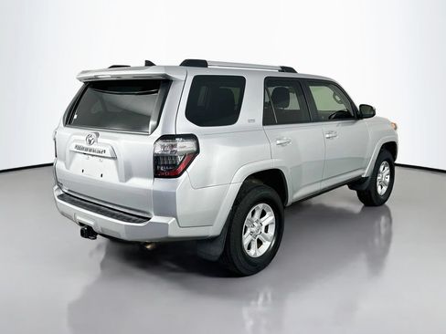 Used 2019 Toyota 4Runner SR5 AWD/4WD image 7
