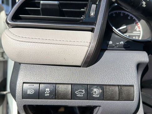 Used 2019 Toyota Camry LE FWD image 14