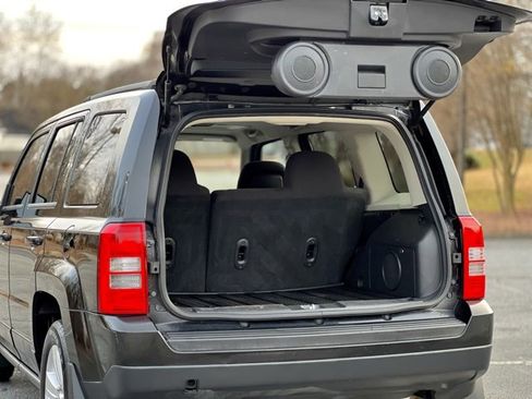 Used 2014 Jeep Patriot Latitude w/ Sun/Sound Group image 42