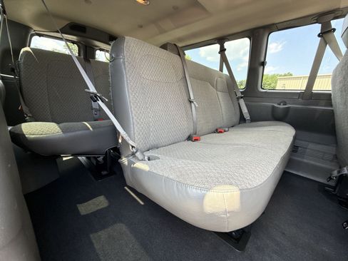 Used 2025 GMC Savana 3500 LT w/ LT Preferred Equipment Group RWD image 26