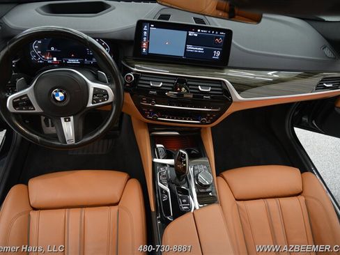 Used 2022 BMW M550i xDrive w/ Executive Package image 17