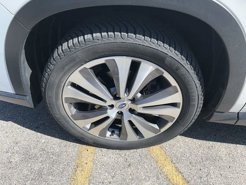 Used 2019 Subaru Ascent Limited AWD/4WD image 18