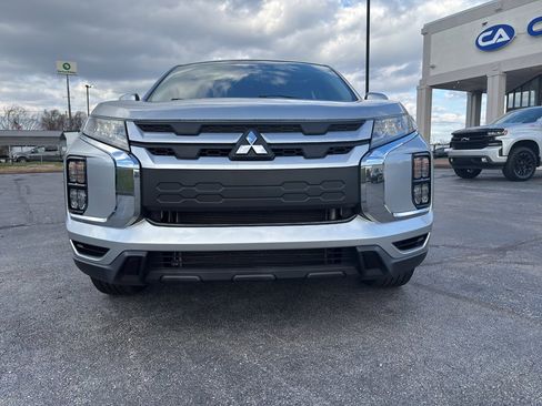 Used 2023 Mitsubishi Outlander Sport ES image 9