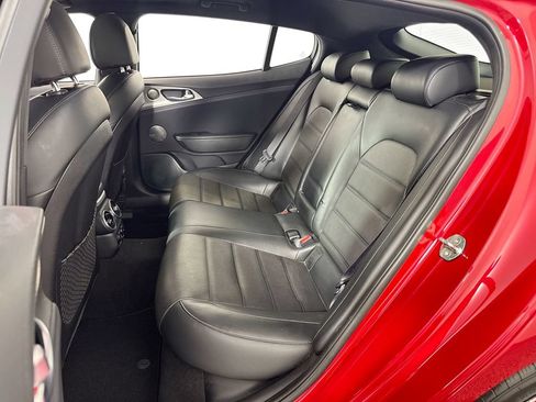 Used 2018 Kia Stinger GT2 RWD image 31