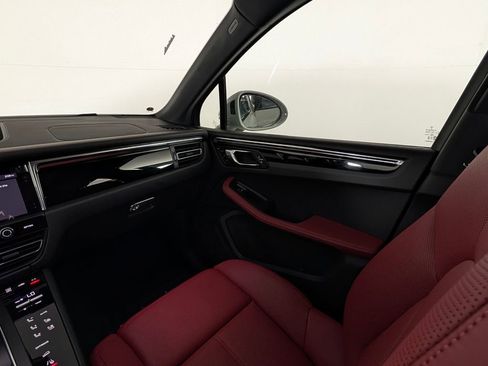 New 2026 Porsche Macan AWD/4WD image 23